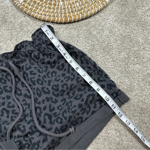 Abercrombie & Fitch Cheetah Animal Print Paperbag Cloud Sweat Shorts Size XS - Picture 11 of 11